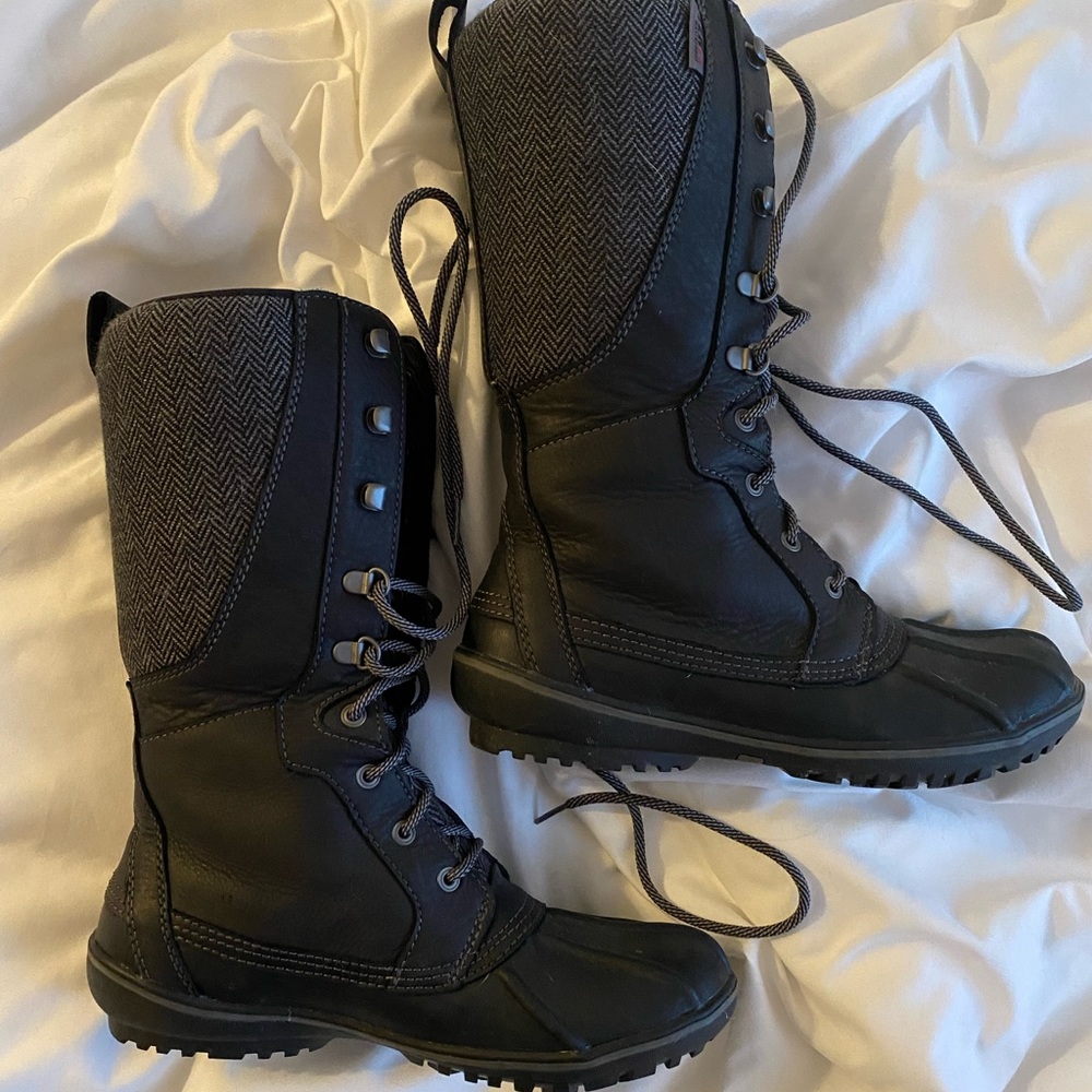 L.L. Bean womens winter boots.